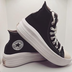 Hightop Platform Converse
Women’s Size 7